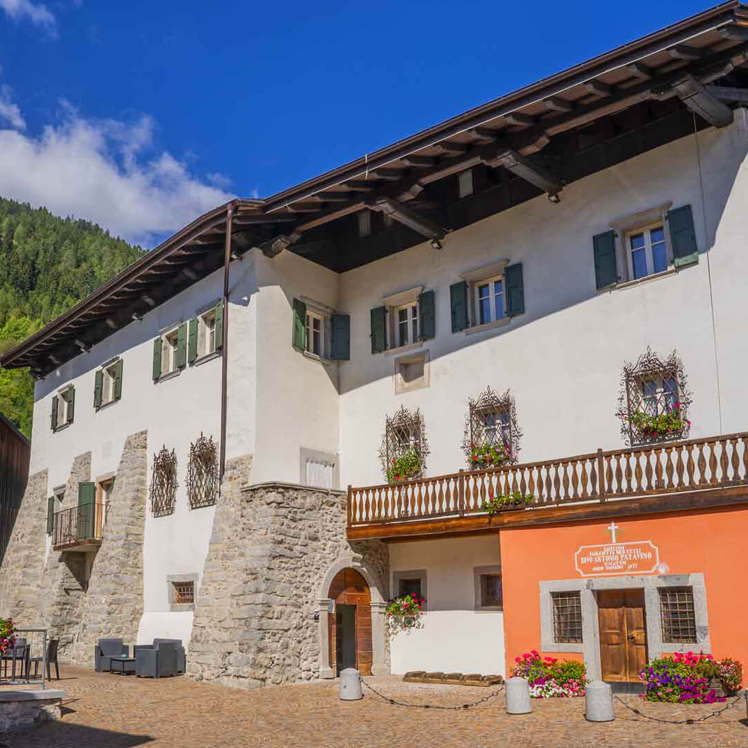 Residenza storica palazzo Lodron Bertelli Caderzone