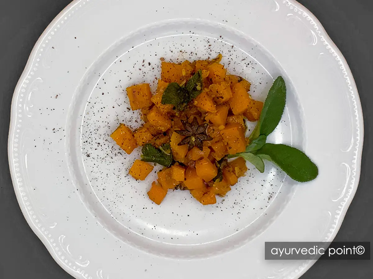 Zucca speziata con anice stellato e salvia, ricetta ayurvedica di ottobre